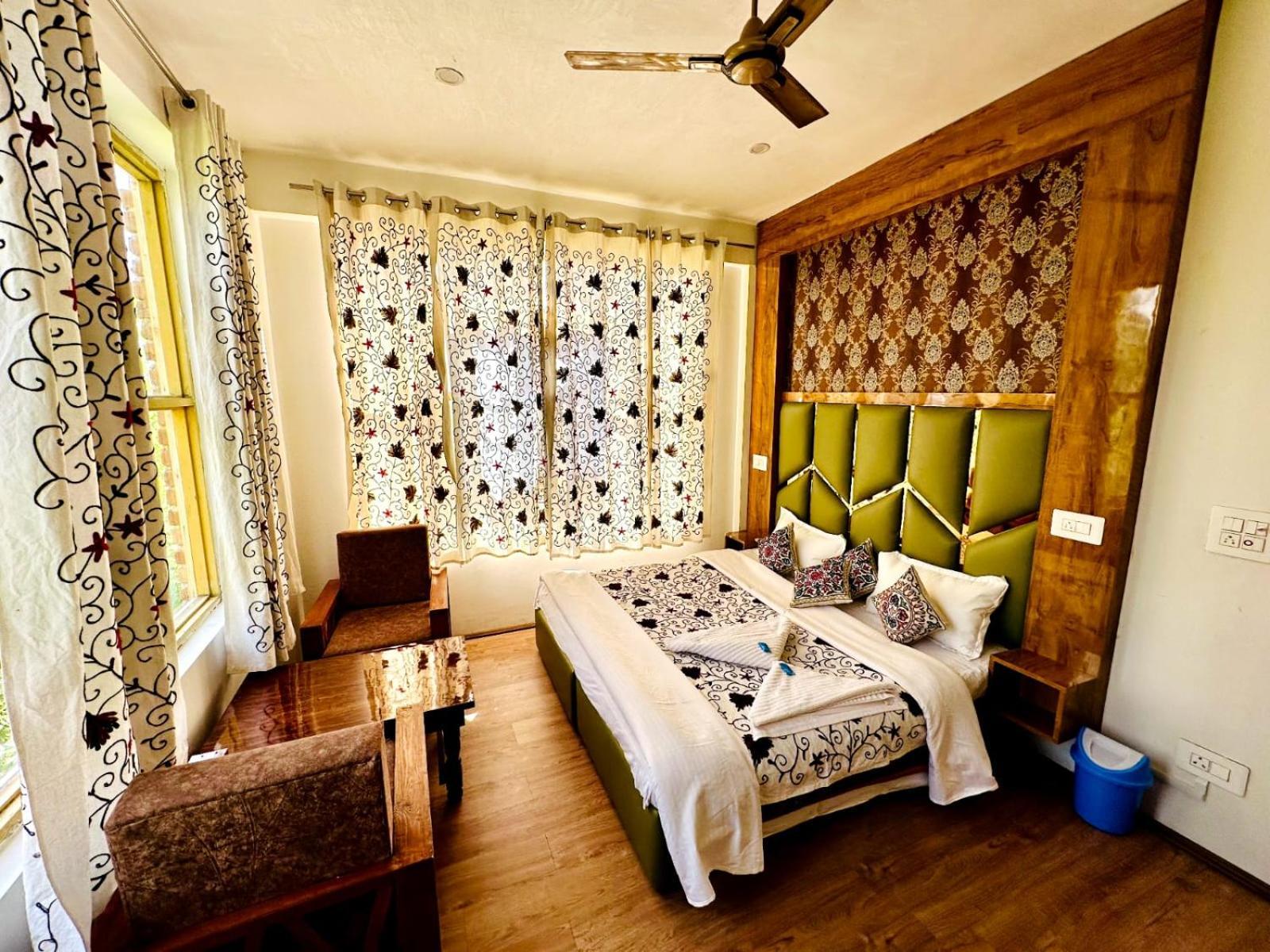 Gulmarg Gs Residency Hotel Exterior photo