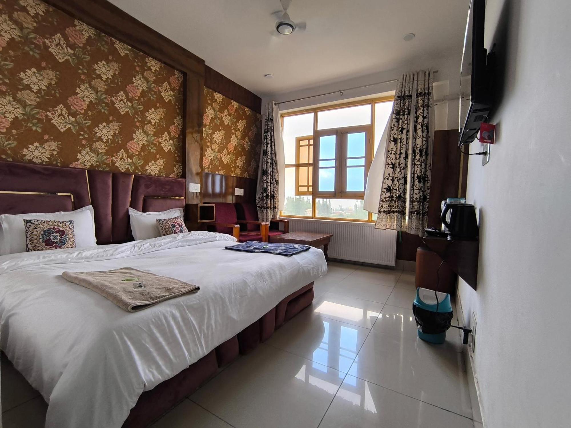 Gulmarg Gs Residency Hotel Exterior photo