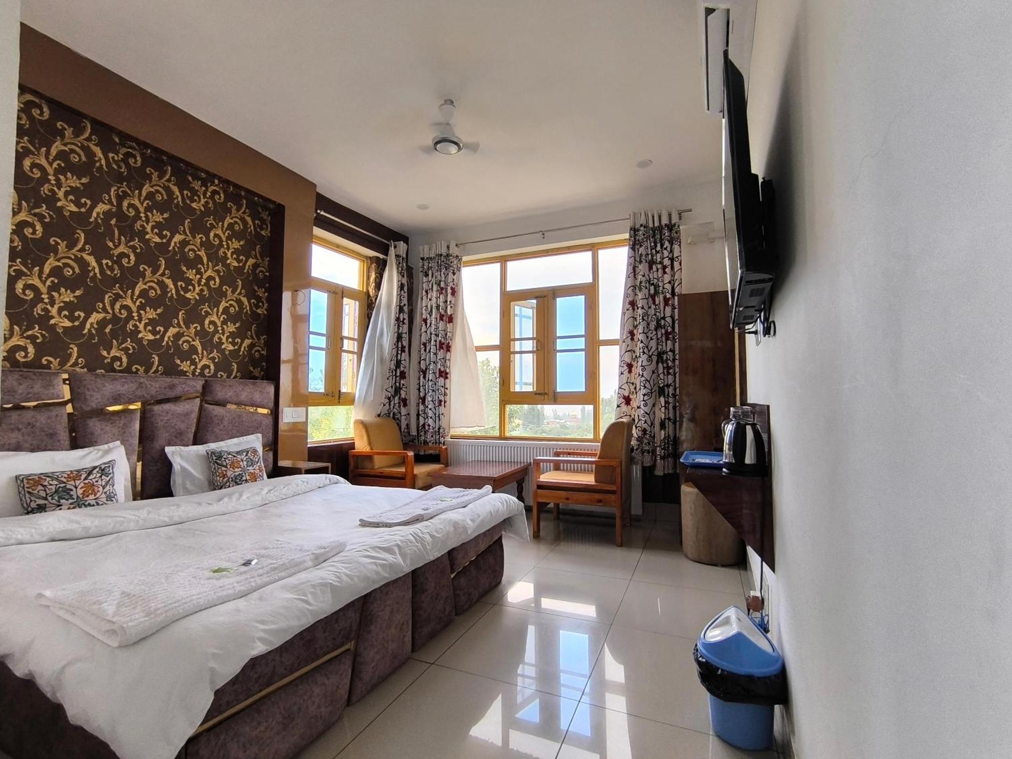 Gulmarg Gs Residency Hotel Exterior photo