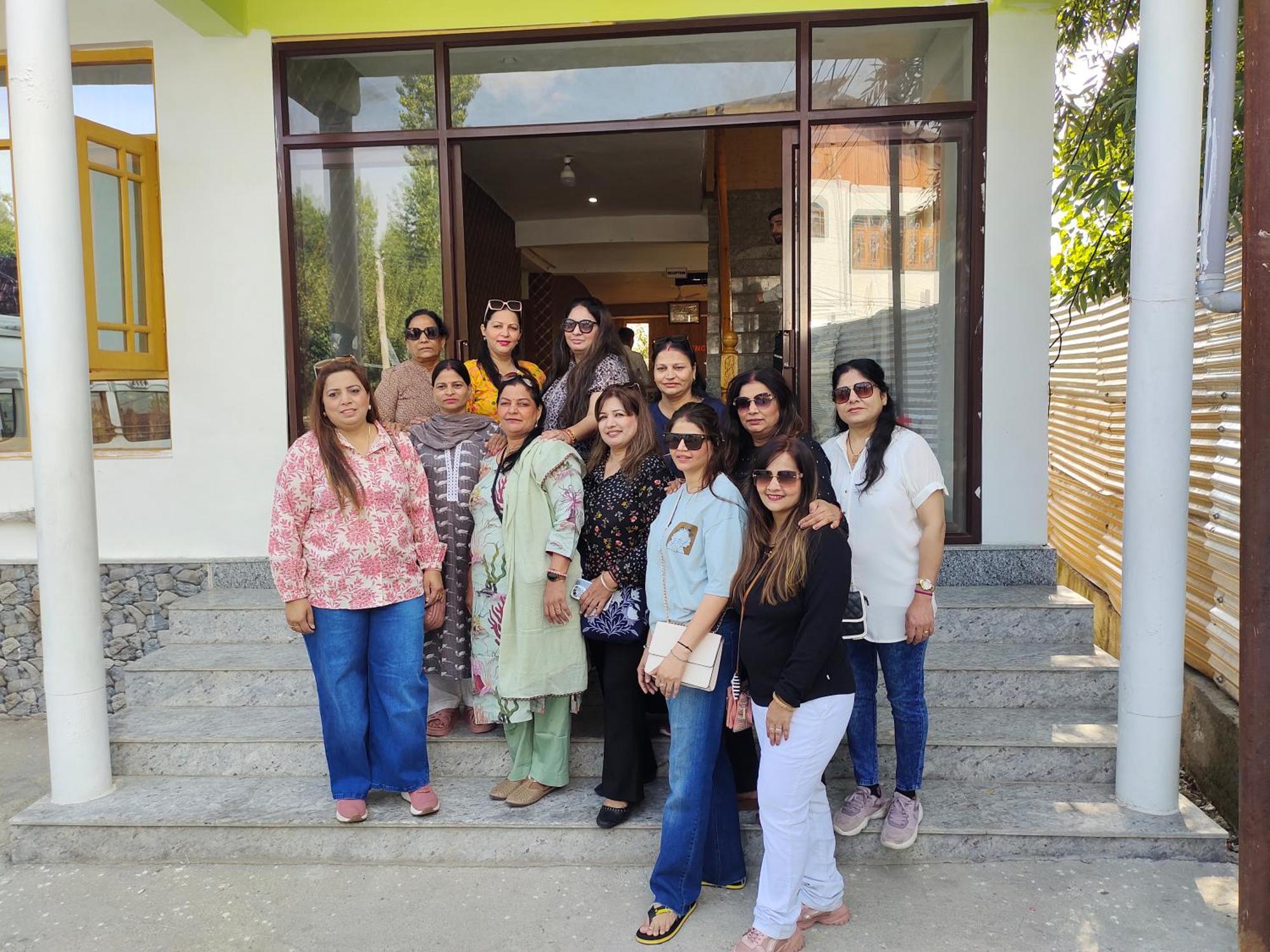 Gulmarg Gs Residency Hotel Exterior photo