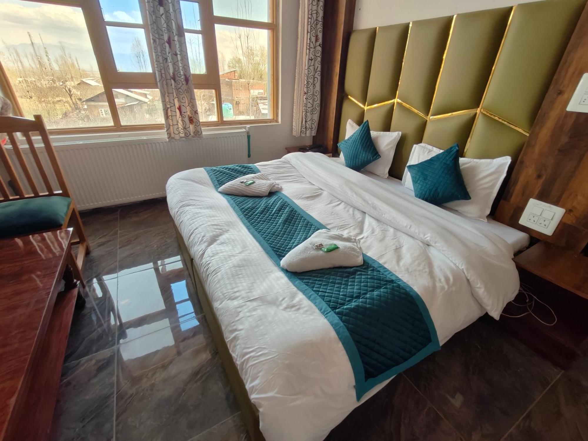 Gulmarg Gs Residency Hotel Room photo